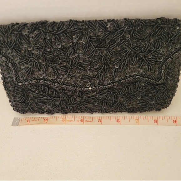 VTG La Regale Clutch Purse Ivory Evening Wedding Satin Beaded Sequined Scalloped - Picture 2 of 5